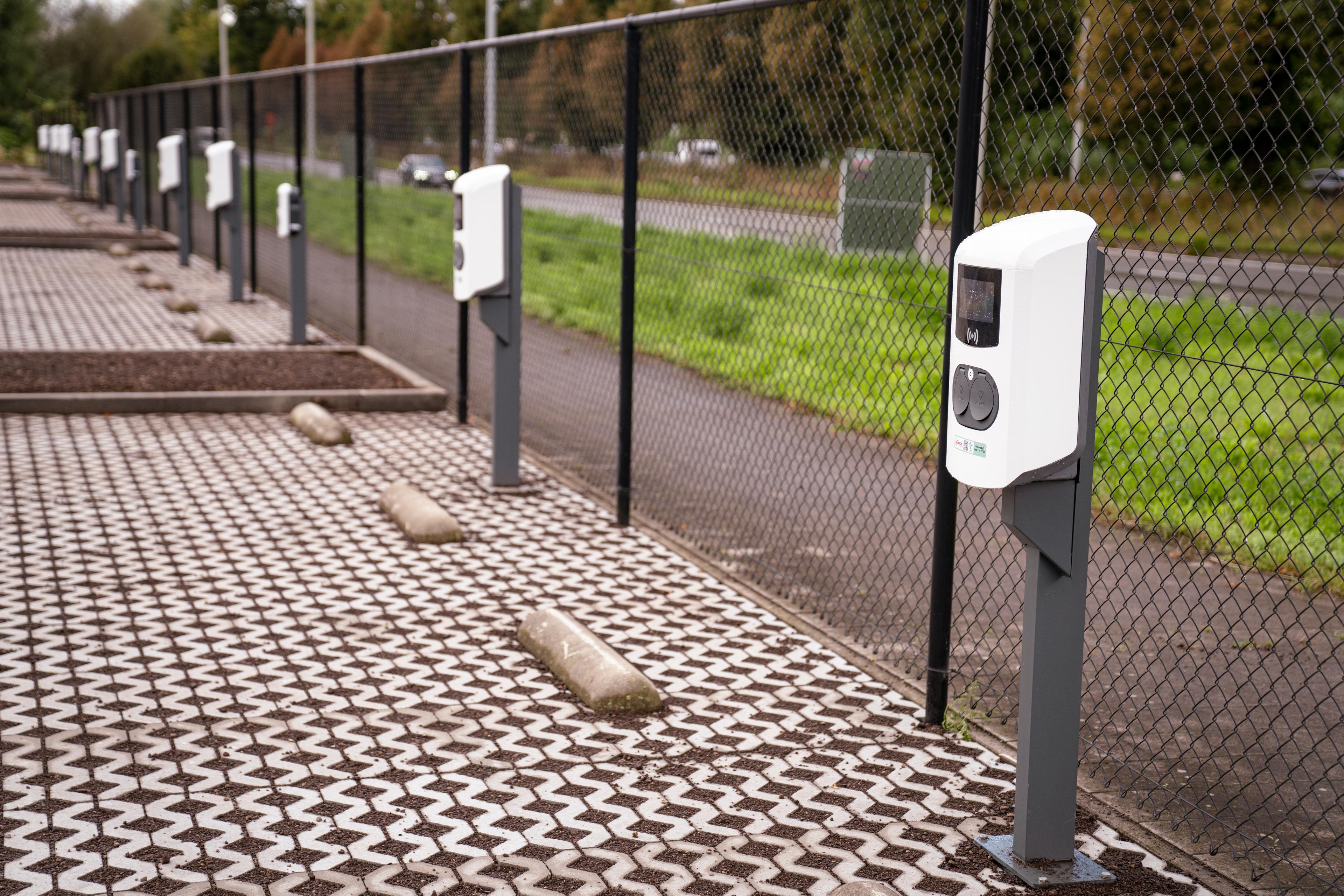 Laadpalen-parkeerterrein